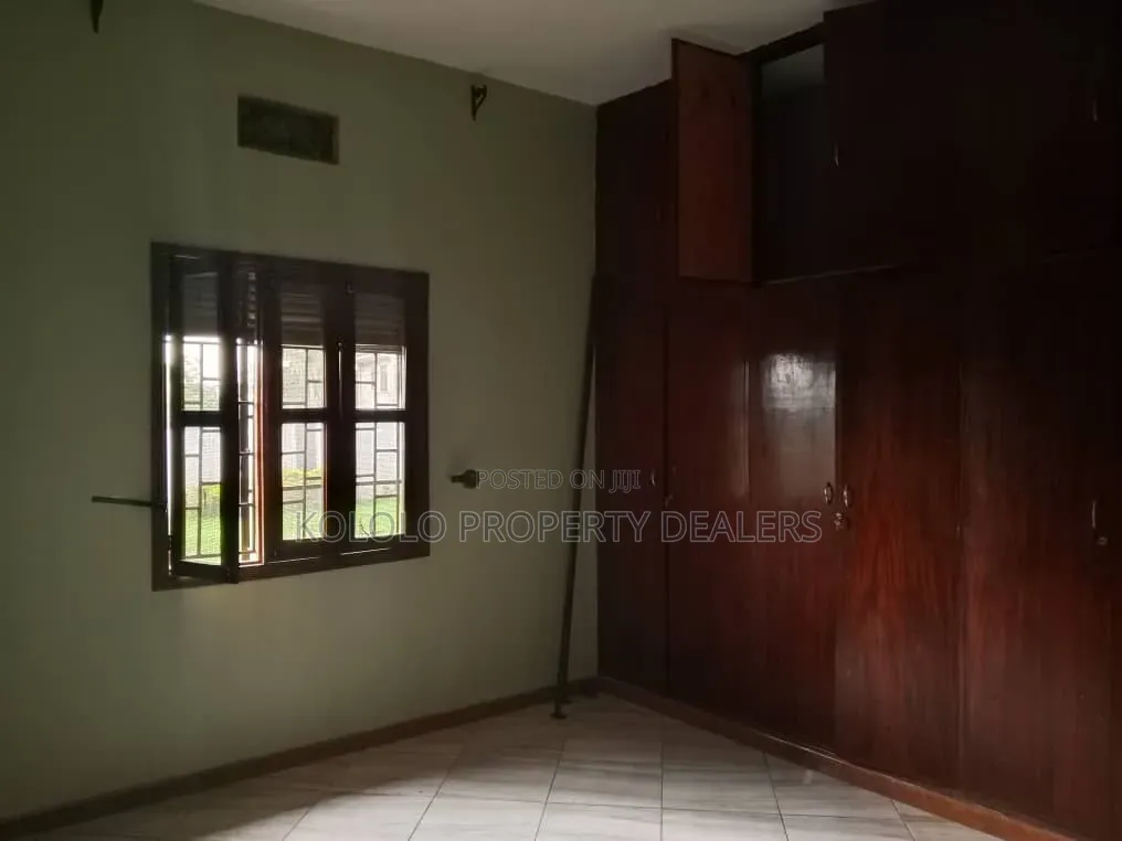 3bdrm Bungalow in Muyenga, Central Division for rent in Central Division