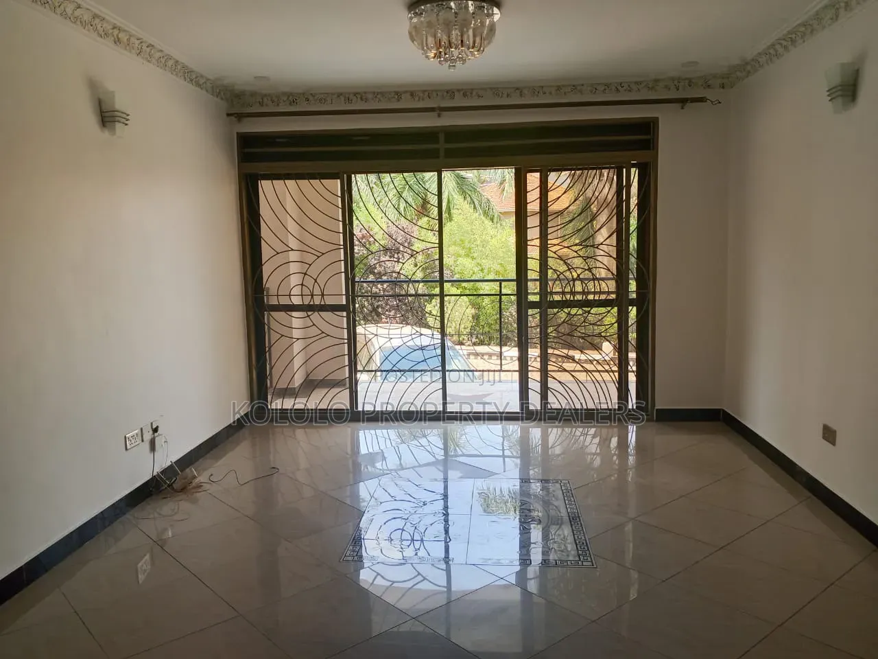 3bdrm Townhouse / Terrace in Muyenga, Central Division for rent in Central Division
