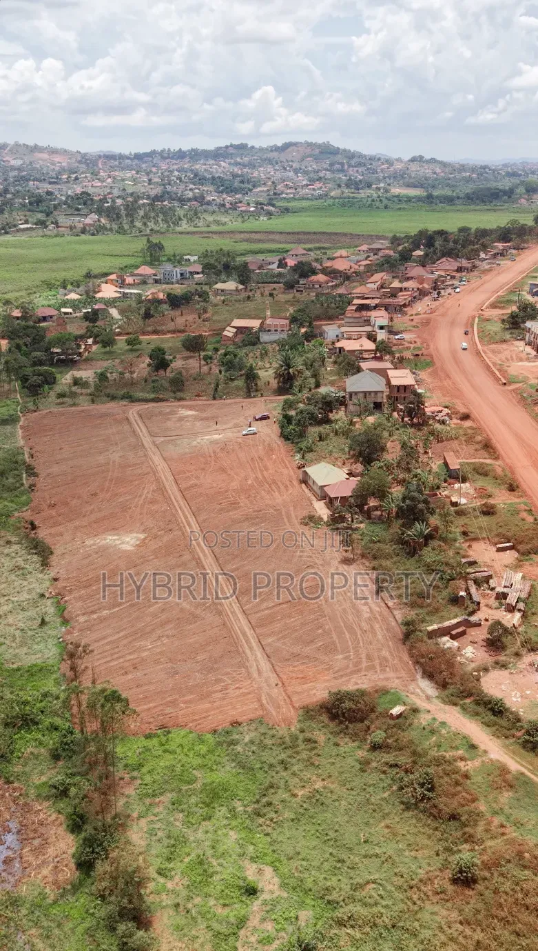 Prime Plots for Sale in Ssisa Town Along Entebbe Road V. in Ssisa