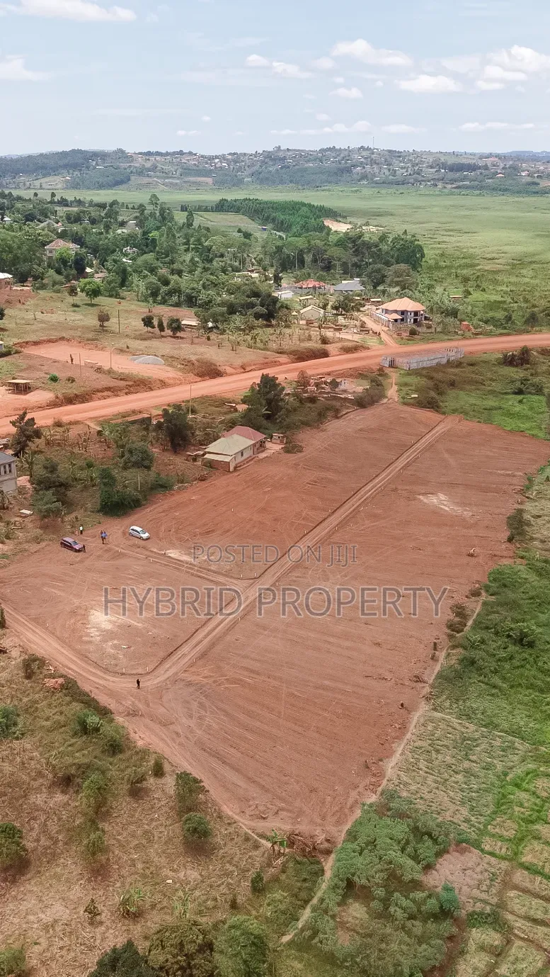 Prime Plots for Sale in Ssisa Town Along Entebbe Road V. in Ssisa