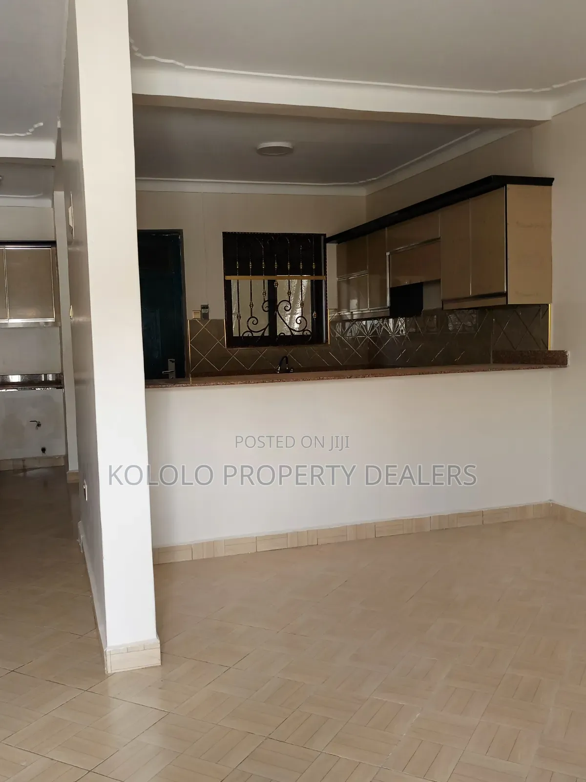3bdrm Bungalow in Kyambogo, Central Division for sale in Central Division