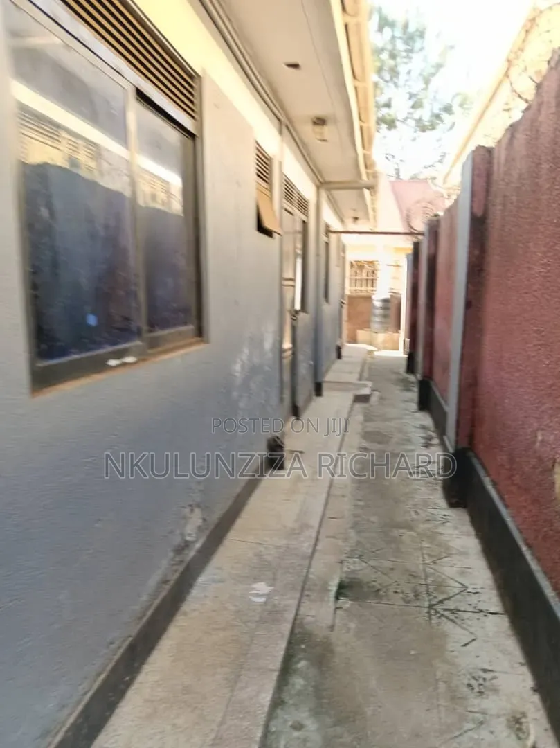 2bdrm Bungalow in Seeta Bajjo, Goma for sale in Goma