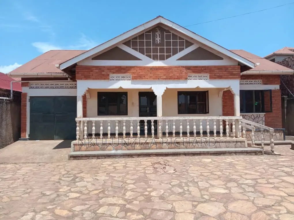 4bdrm Bungalow in Kireka Kamuli Road, Kira for sale in Kira