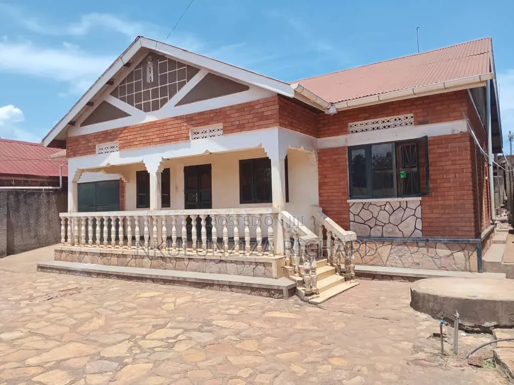 4bdrm Bungalow in Kireka Kamuli Road, Kira for sale in Kira