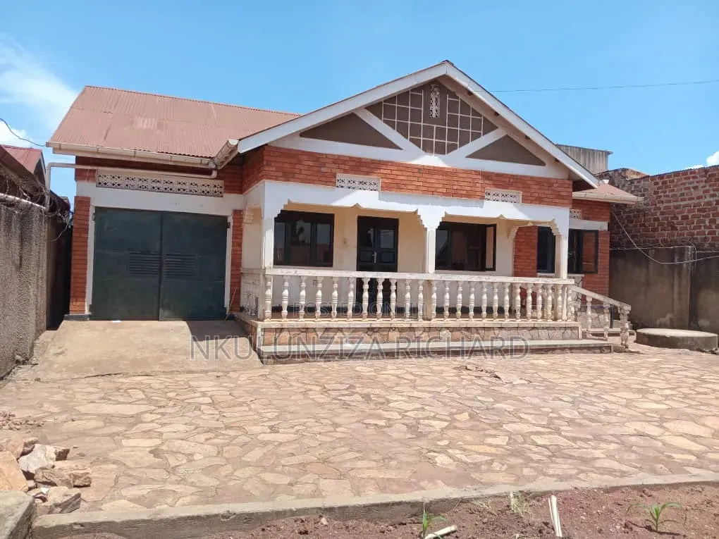 4bdrm Bungalow in Kireka Kamuli Road, Kira for sale in Kira