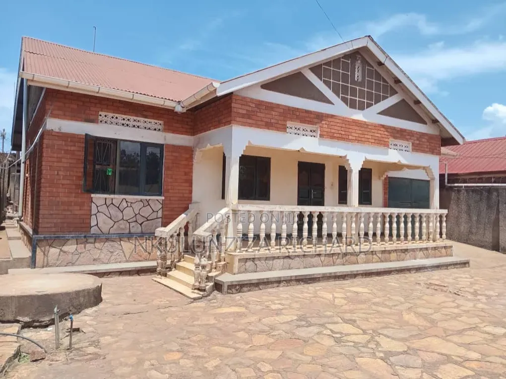 4bdrm Bungalow in Kireka Kamuli Road, Kira for sale in Kira