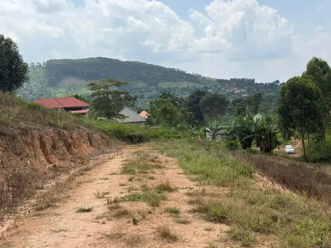 Bukalango Hillview Estate in Wakiso / Wakiso