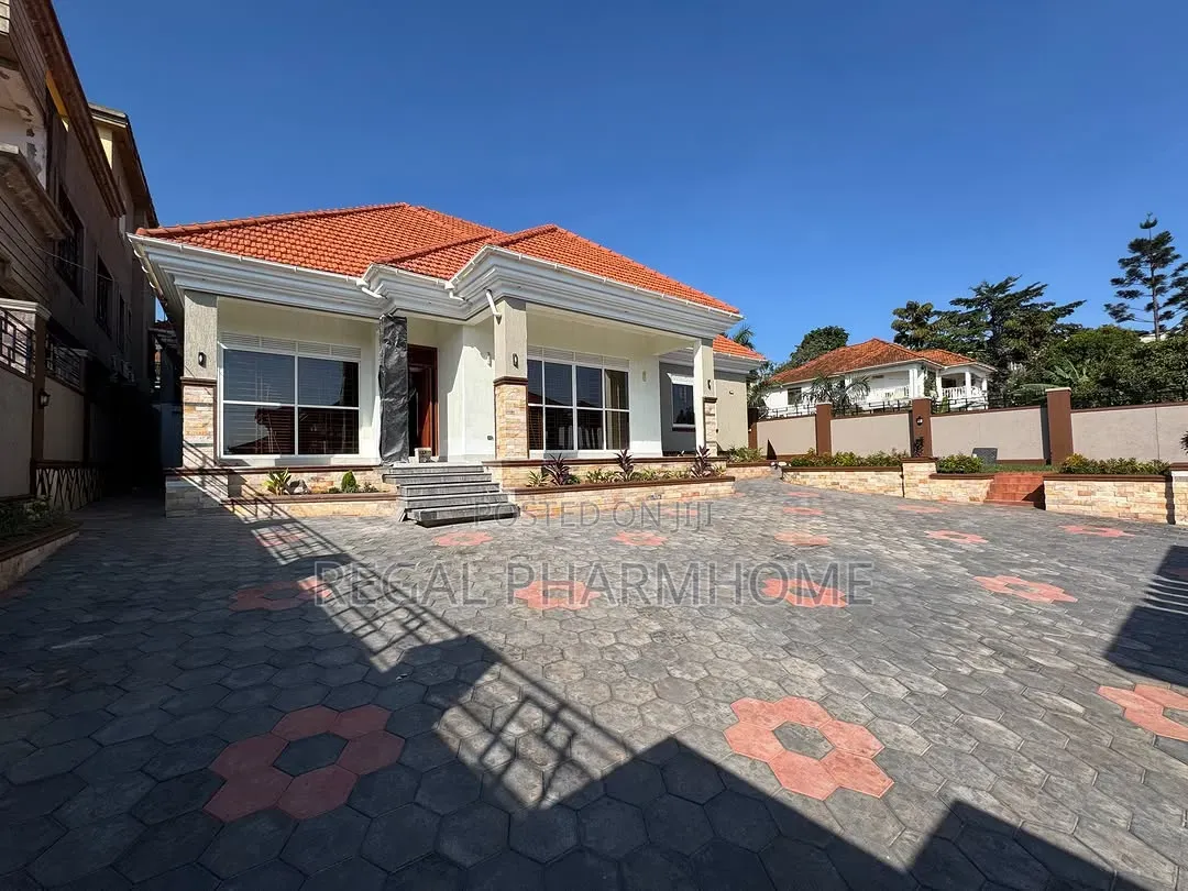 3bdrm Bungalow in Munyonyo Kigo, Central Division for rent in Central Division