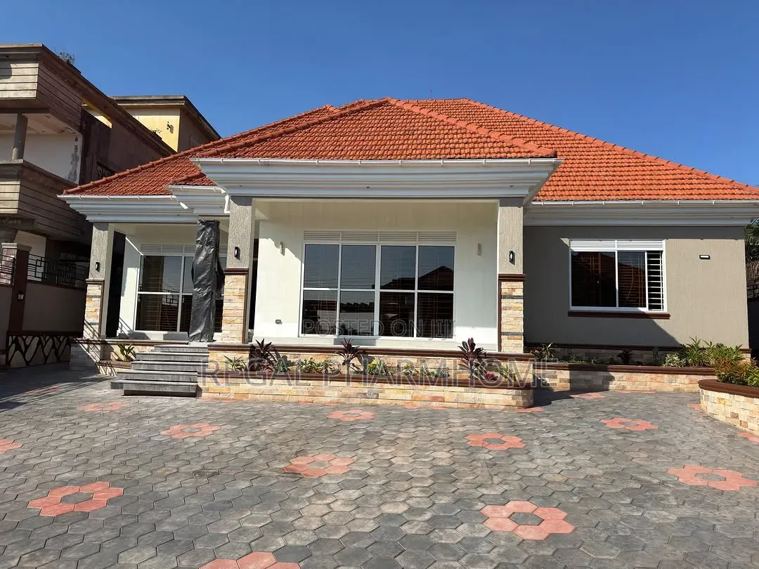 3bdrm Bungalow in Munyonyo Kigo, Central Division for rent in Central Division