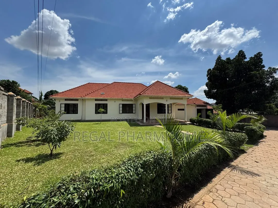 4bdrm Bungalow in Munyonyo Kigo, Central Division for rent in Central Division