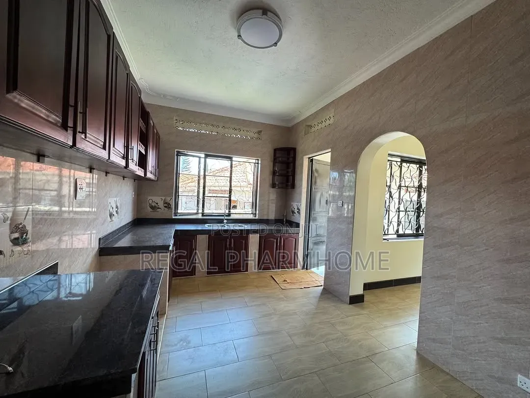 4bdrm Bungalow in Munyonyo Kigo, Central Division for rent in Central Division
