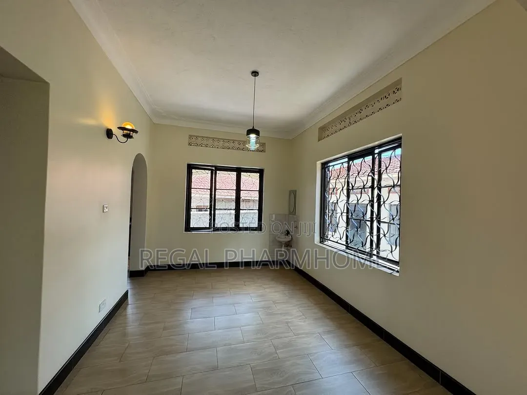4bdrm Bungalow in Munyonyo Kigo, Central Division for rent in Central Division