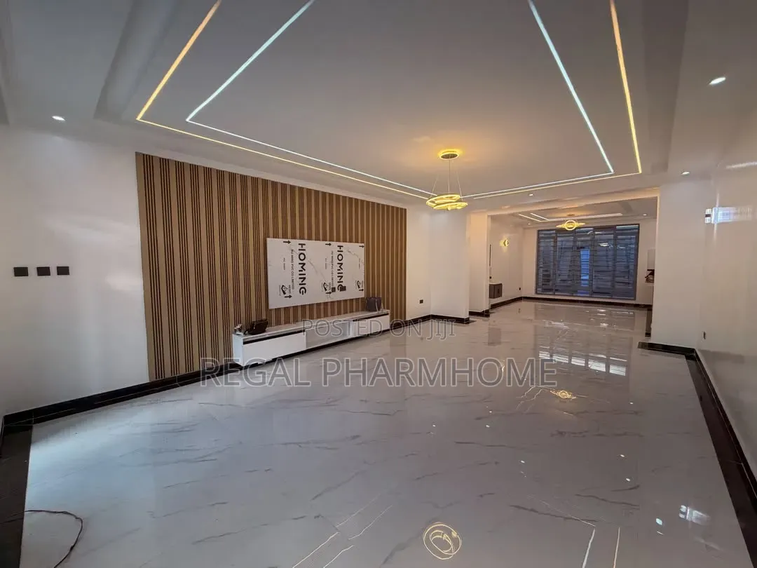 5bdrm Duplex in Kyanja, Central Division for sale in Central Division