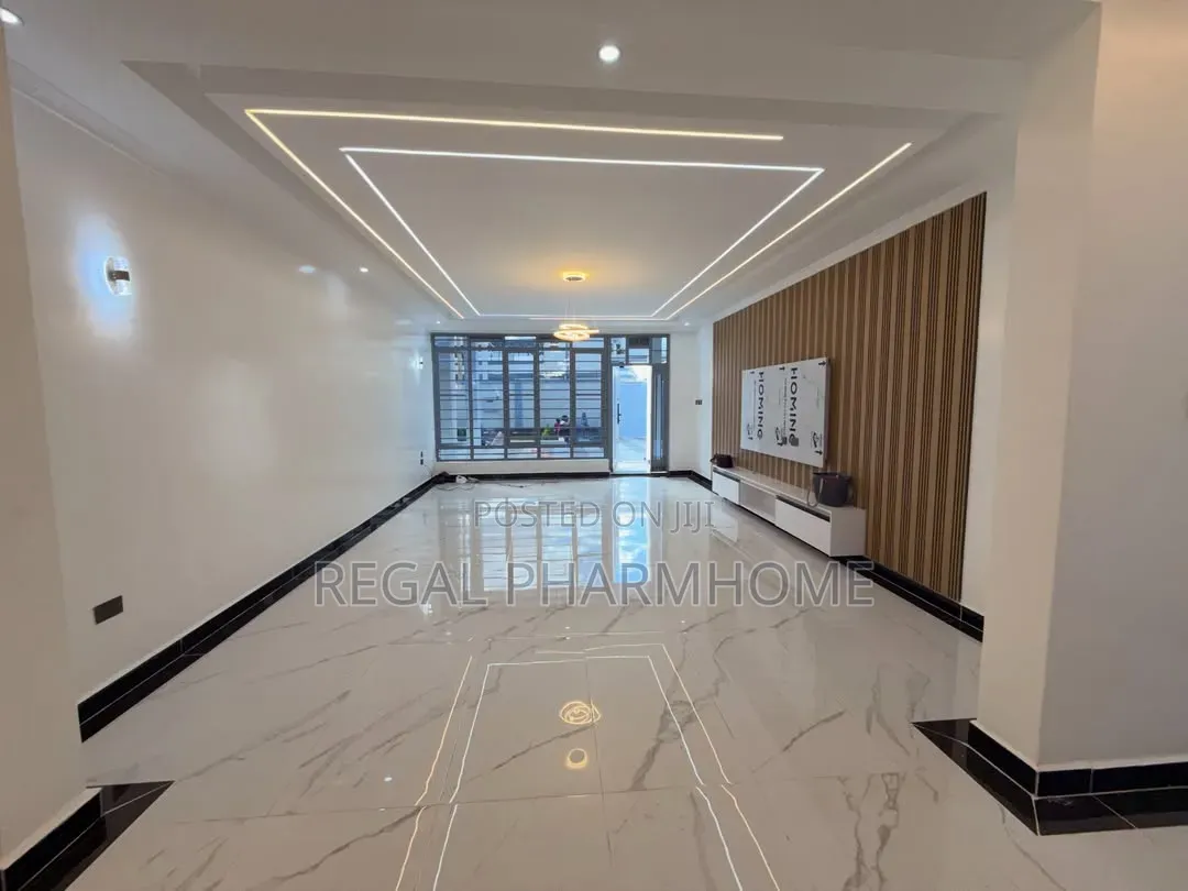 5bdrm Duplex in Kyanja, Central Division for sale in Central Division