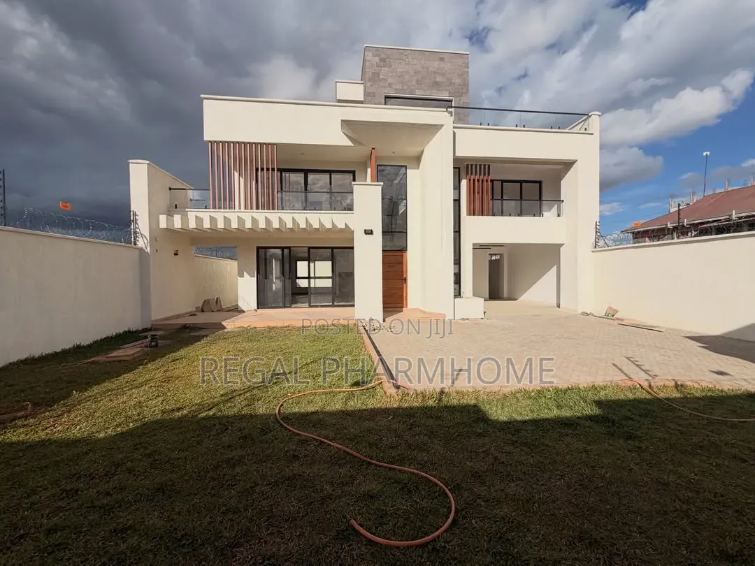 4bdrm Duplex in Kyanja, Central Division for sale in Central Division
