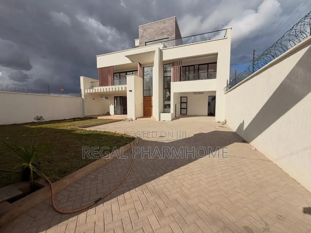 4bdrm Duplex in Kyanja, Central Division for sale in Central Division