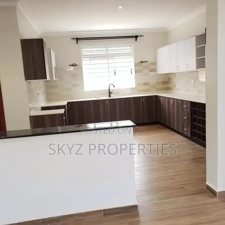 6bdrm Mansion in Munyonyo, Central Division for rent in Central Division