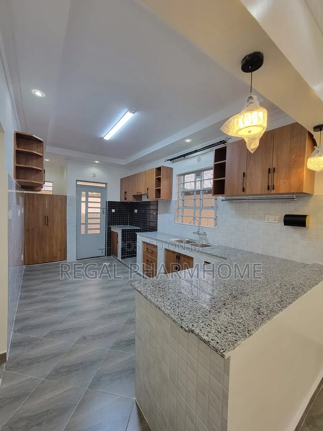 4bdrm Bungalow in Kira Sonde, Central Division for sale in Central Division