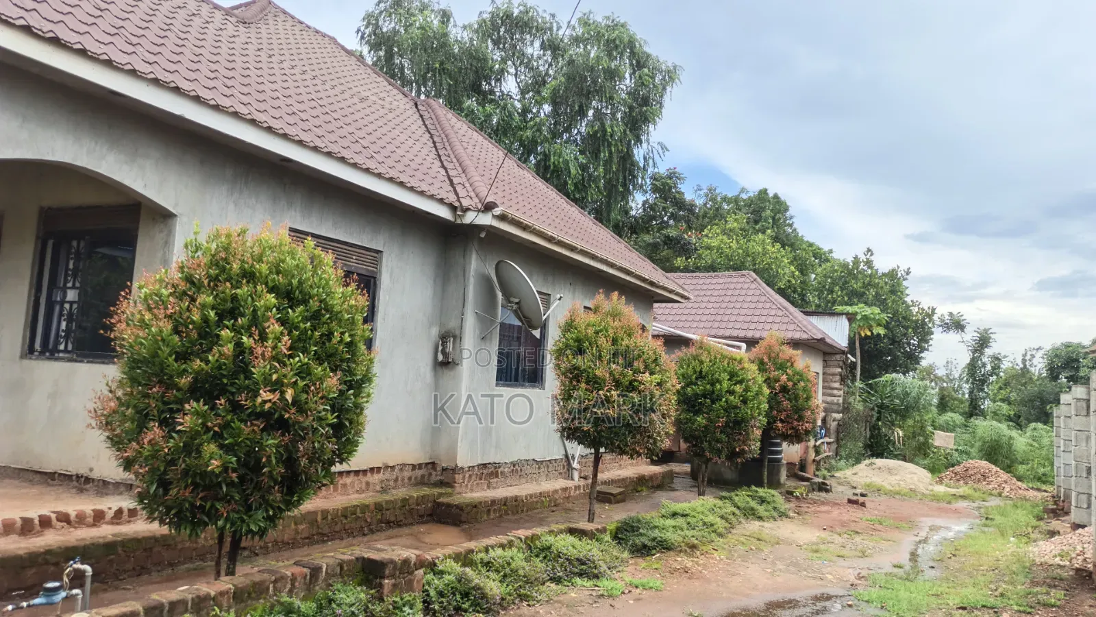 4bdrm Bungalow in Nama, Mukono TC for sale in Mukono TC