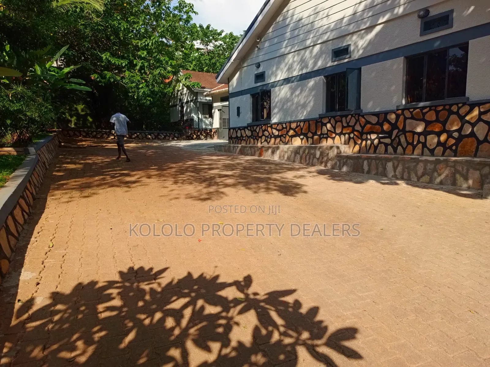 3bdrm Bungalow in Naguru, Central Division for rent in Central Division