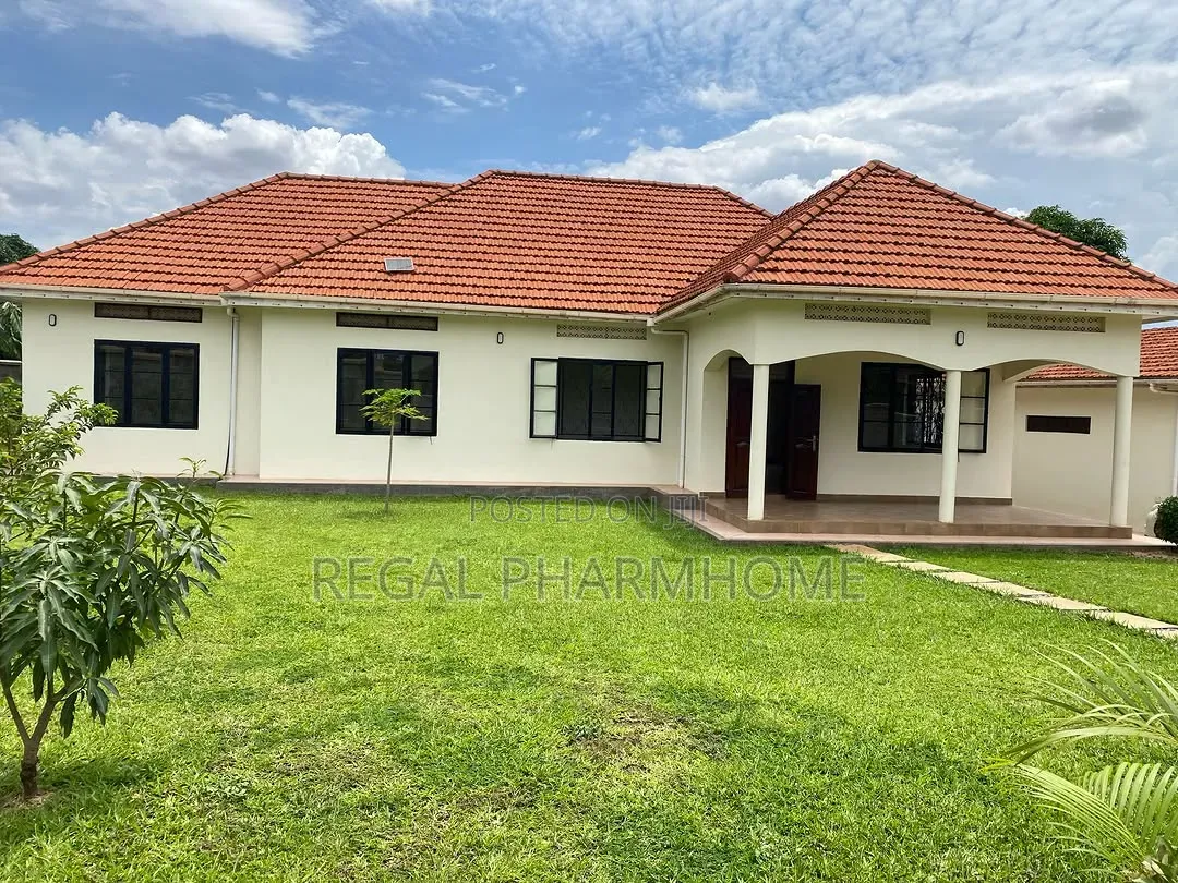 4bdrm Bungalow in Kitende, Central Division for sale in Central Division