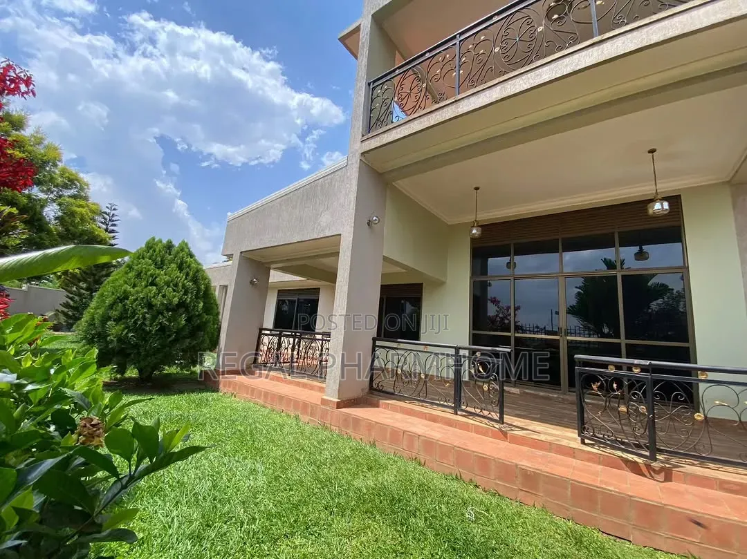 4bdrm Duplex in Kitende, Central Division for sale in Central Division