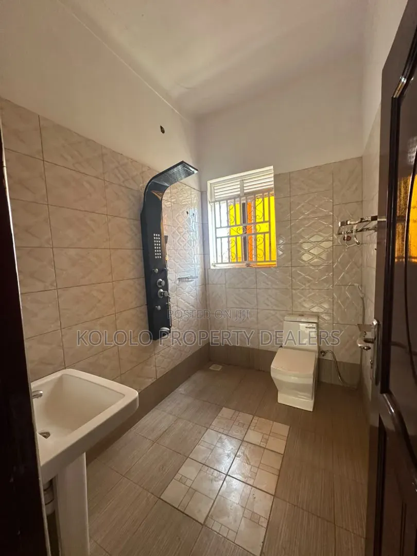4bdrm Bungalow in Seguku, Central Division for sale in Central Division