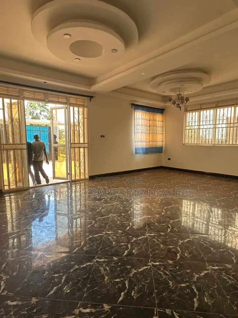 4bdrm Bungalow in Seguku, Central Division for sale in Central Division