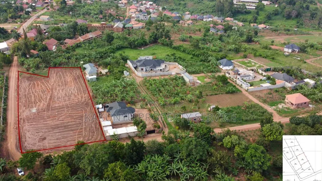 Wakiso Tarmac Estate in Wakiso / Wakiso
