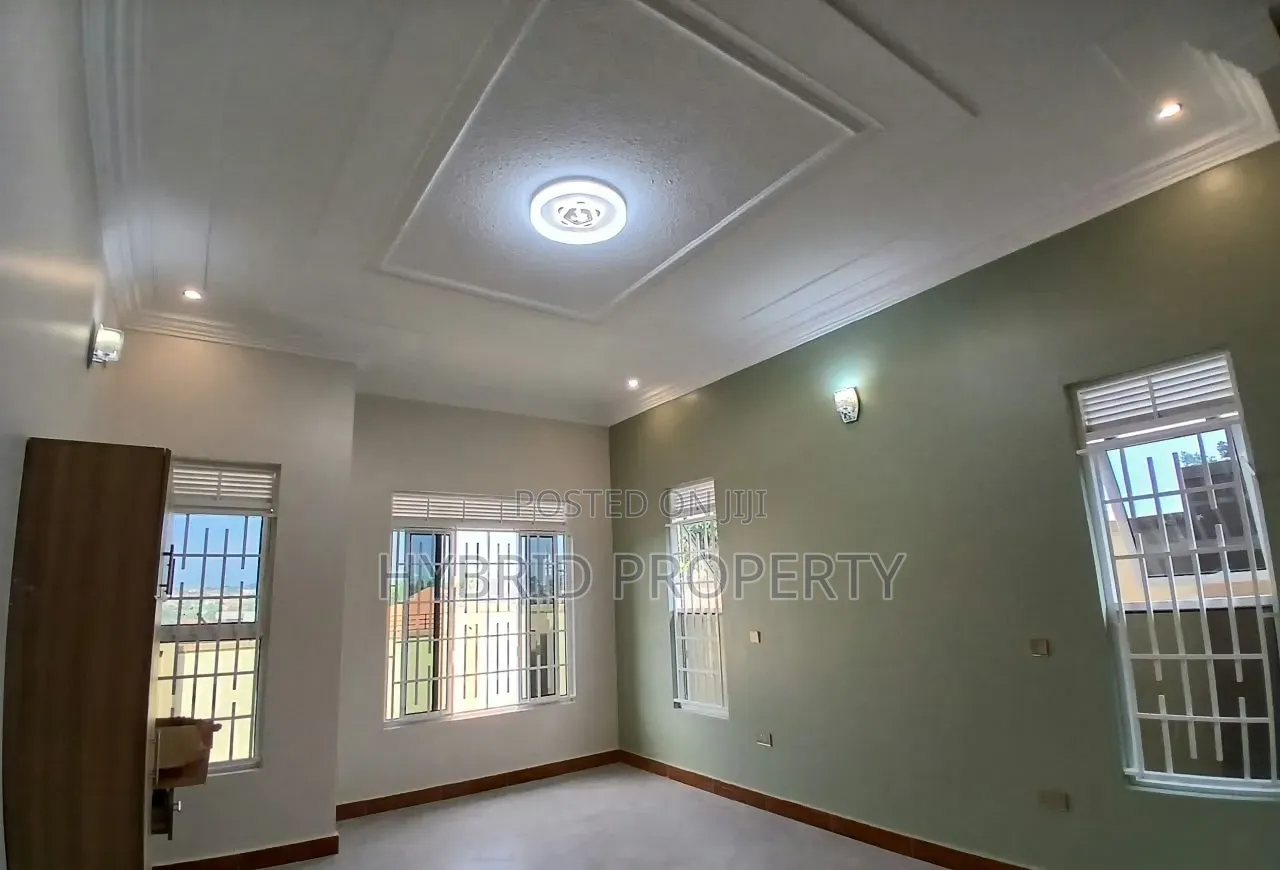 4bdrm House in Kira~Nsasa Along for sale in Kira