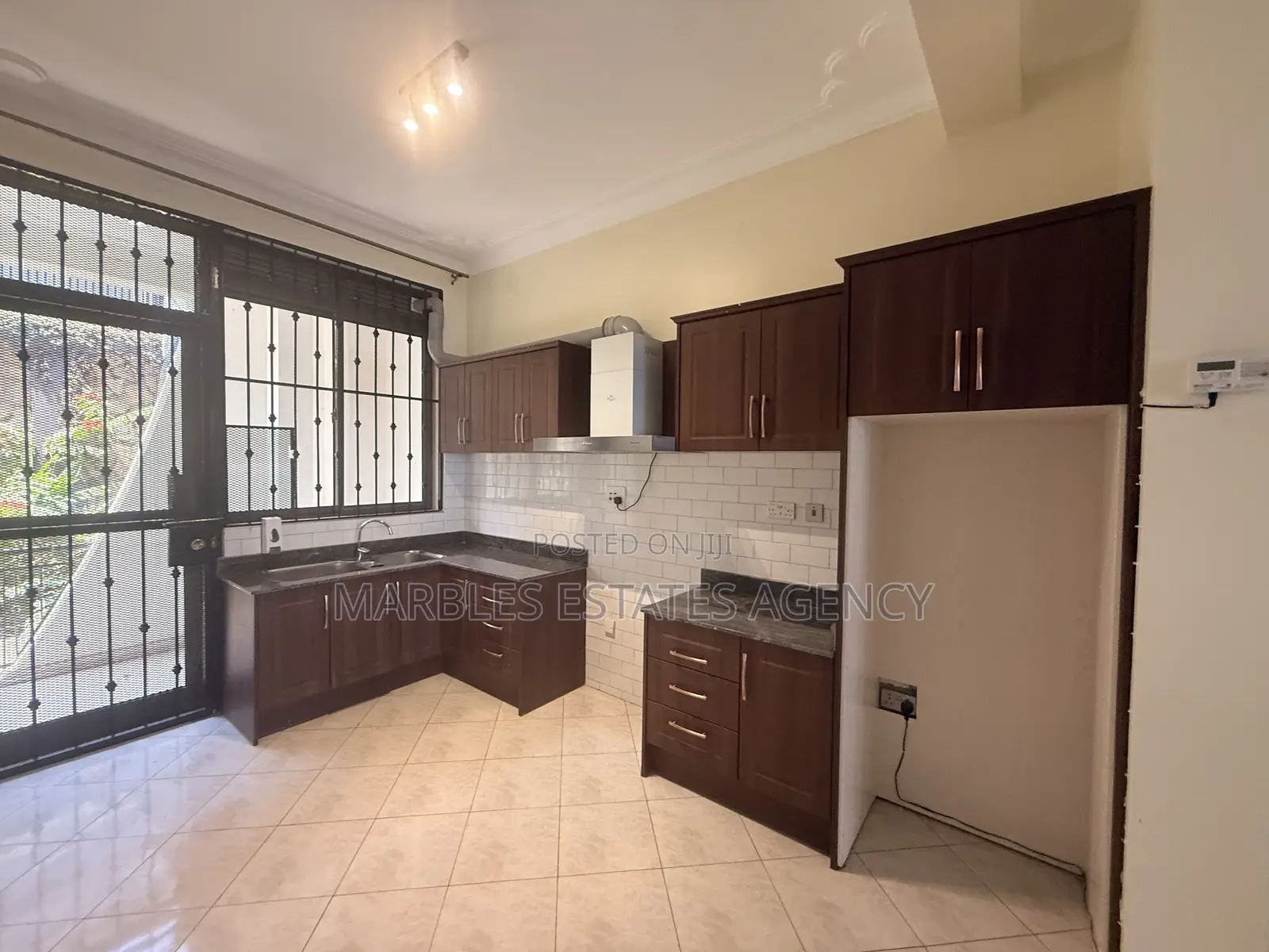10bdrm Apartment in Muyenga, Central Division for rent in Central Division