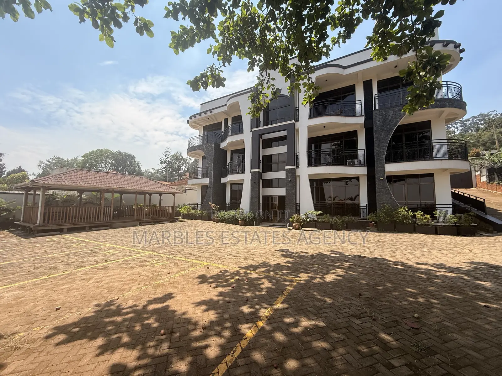 10bdrm Apartment in Muyenga, Central Division for rent in Central Division