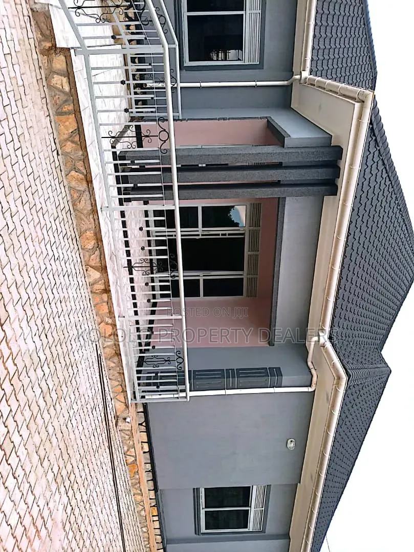 3bdrm Bungalow in Kitende Kitovu, Central Division for sale in Central Division