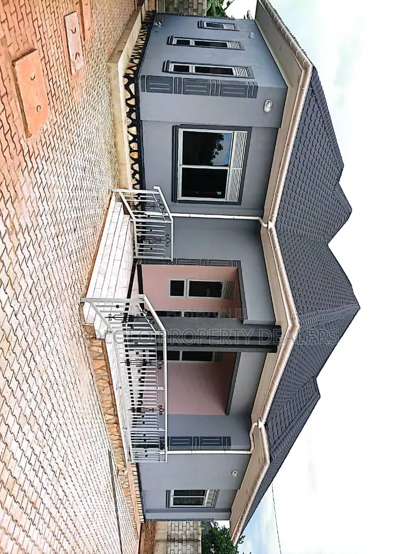 3bdrm Bungalow in Kitende Kitovu, Central Division for sale in Central Division