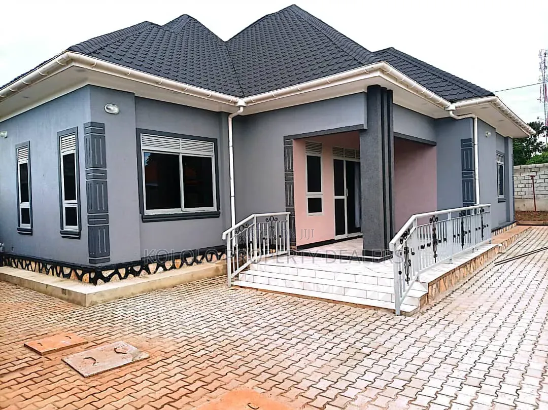 3bdrm Bungalow in Kitende Kitovu, Central Division for sale in Central Division