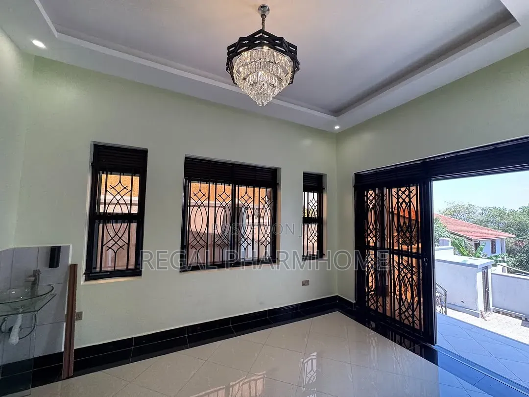 4bdrm Bungalow in Kira Sonde, Central Division for sale in Central Division
