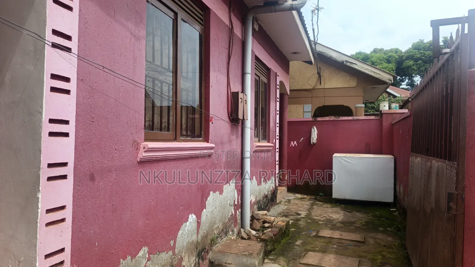 1bdrm Bungalow in Mbalwa Unbs Road, Kira for sale in Kira