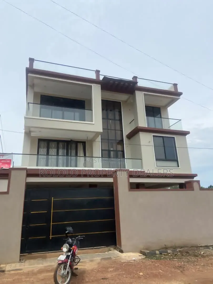 Furnished 4bdrm Mansion in Bukoto, Central Division for rent in Central Division