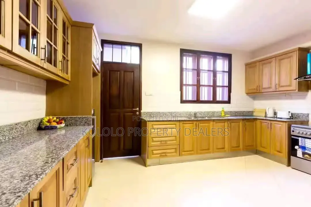 Furnished 2bdrm Townhouse / Terrace in Kololo, Central Division in Central Division