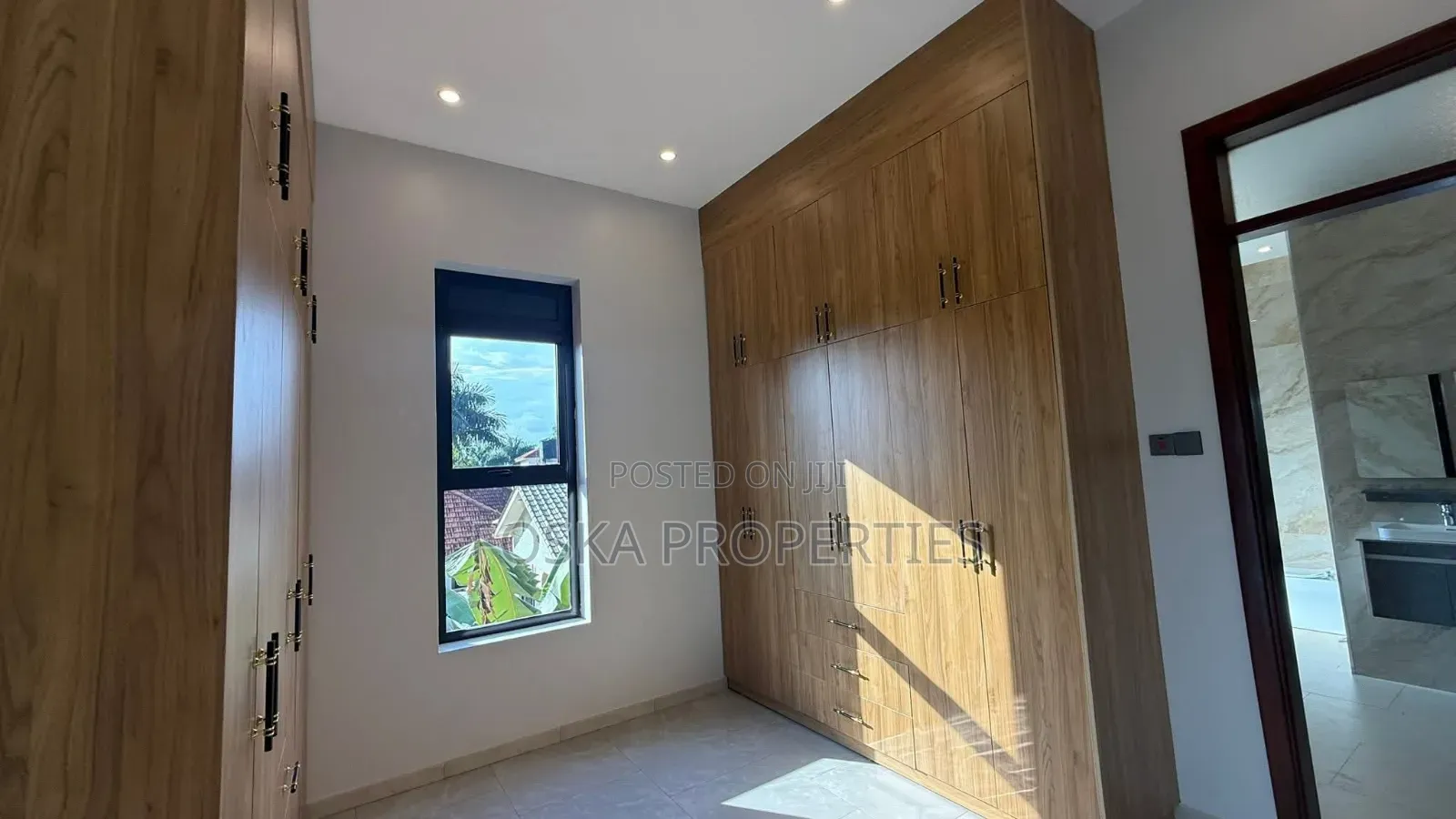 5bdrm Apartment in Muyenga Estate, Central Division for rent in Central Division