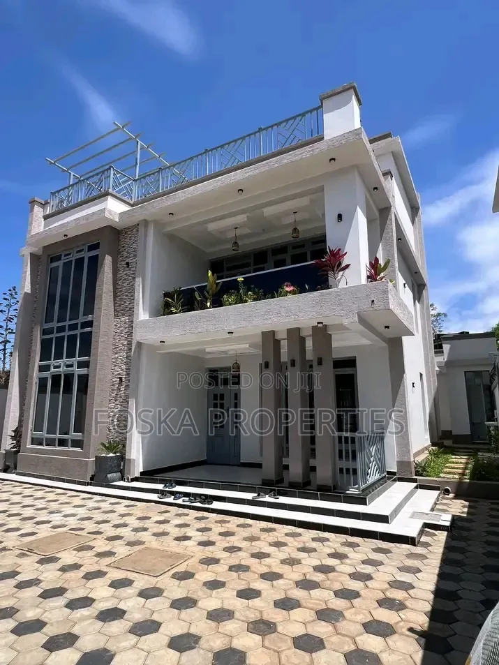 5bdrm Duplex in Kabalagala, Central Division for rent in Central Division