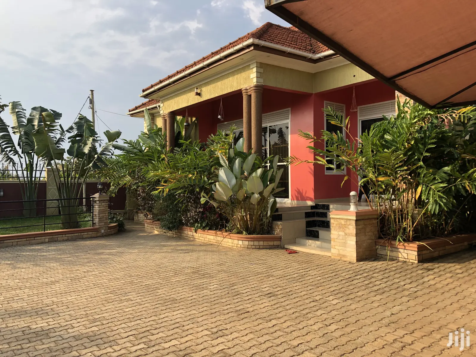 Kiira Big Compound Formidable Beauty on Sell in Kampala