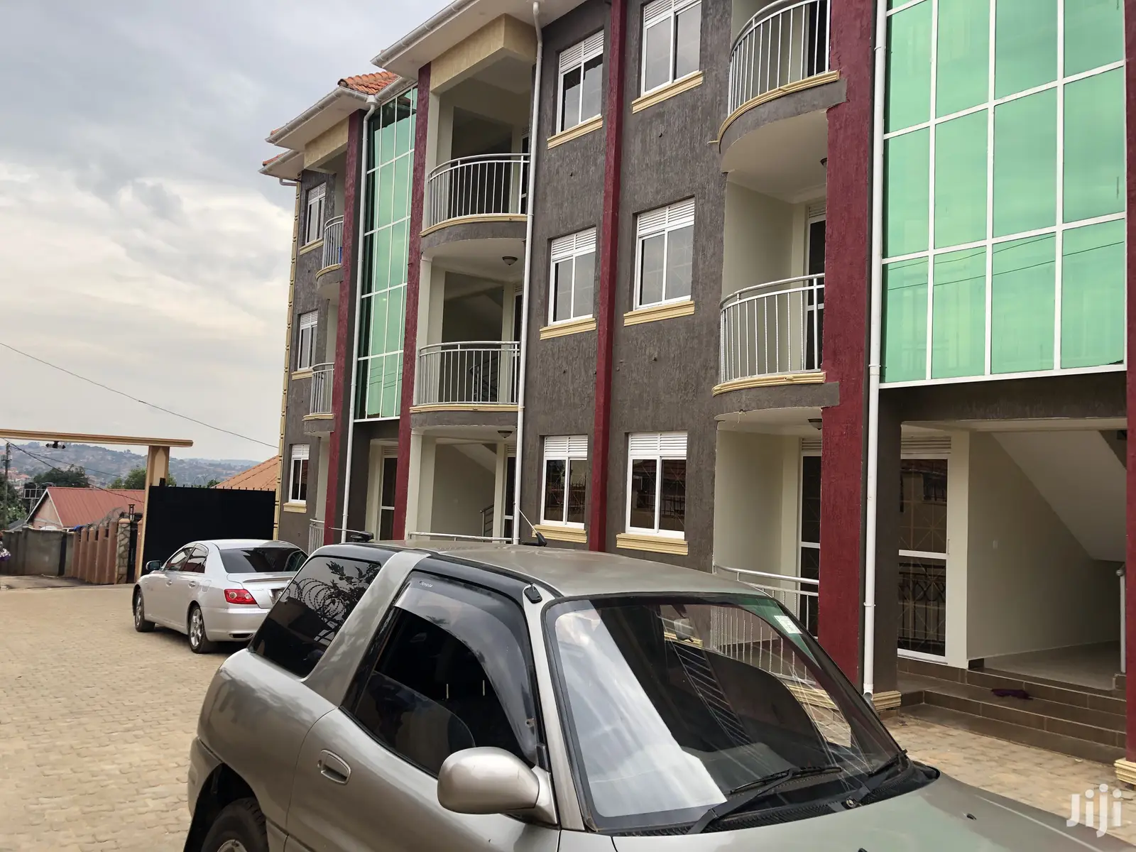Munyonyo Unique 12 Unit Apartments On Sell By The Tarmack in Kampala
