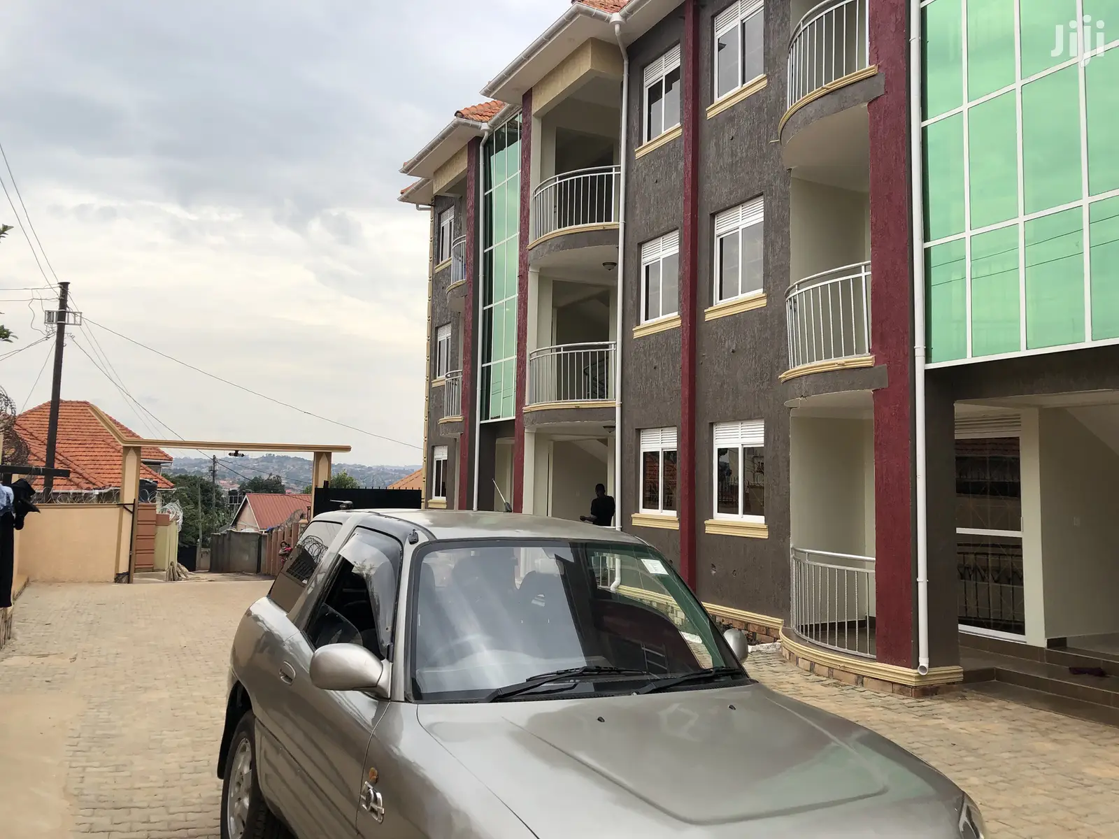 Munyonyo Unique 12 Unit Apartments On Sell By The Tarmack in Kampala