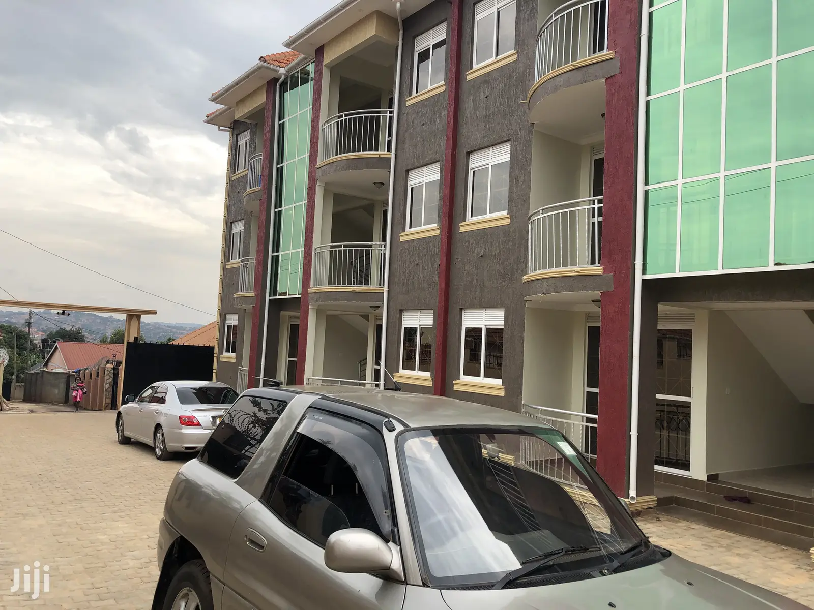 Munyonyo Unique 12 Unit Apartments On Sell By The Tarmack in Kampala