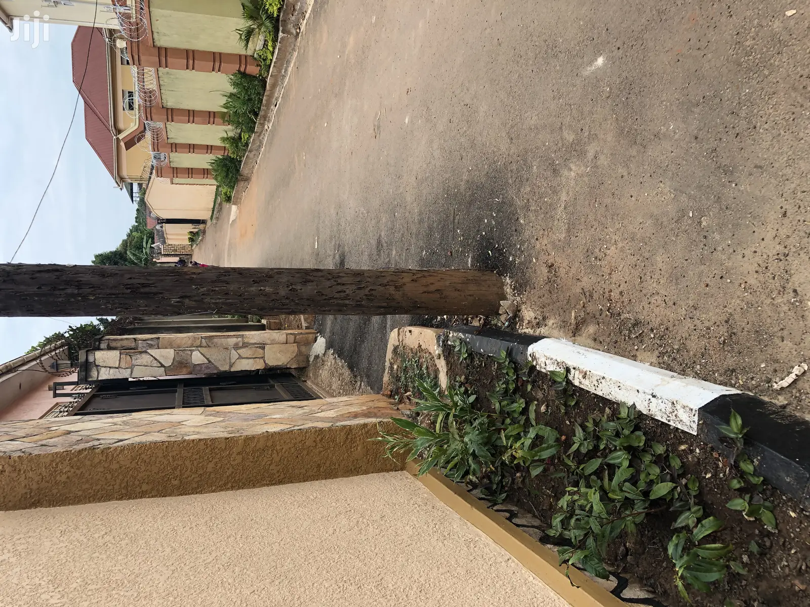 Munyonyo Unique 12 Unit Apartments On Sell By The Tarmack in Kampala