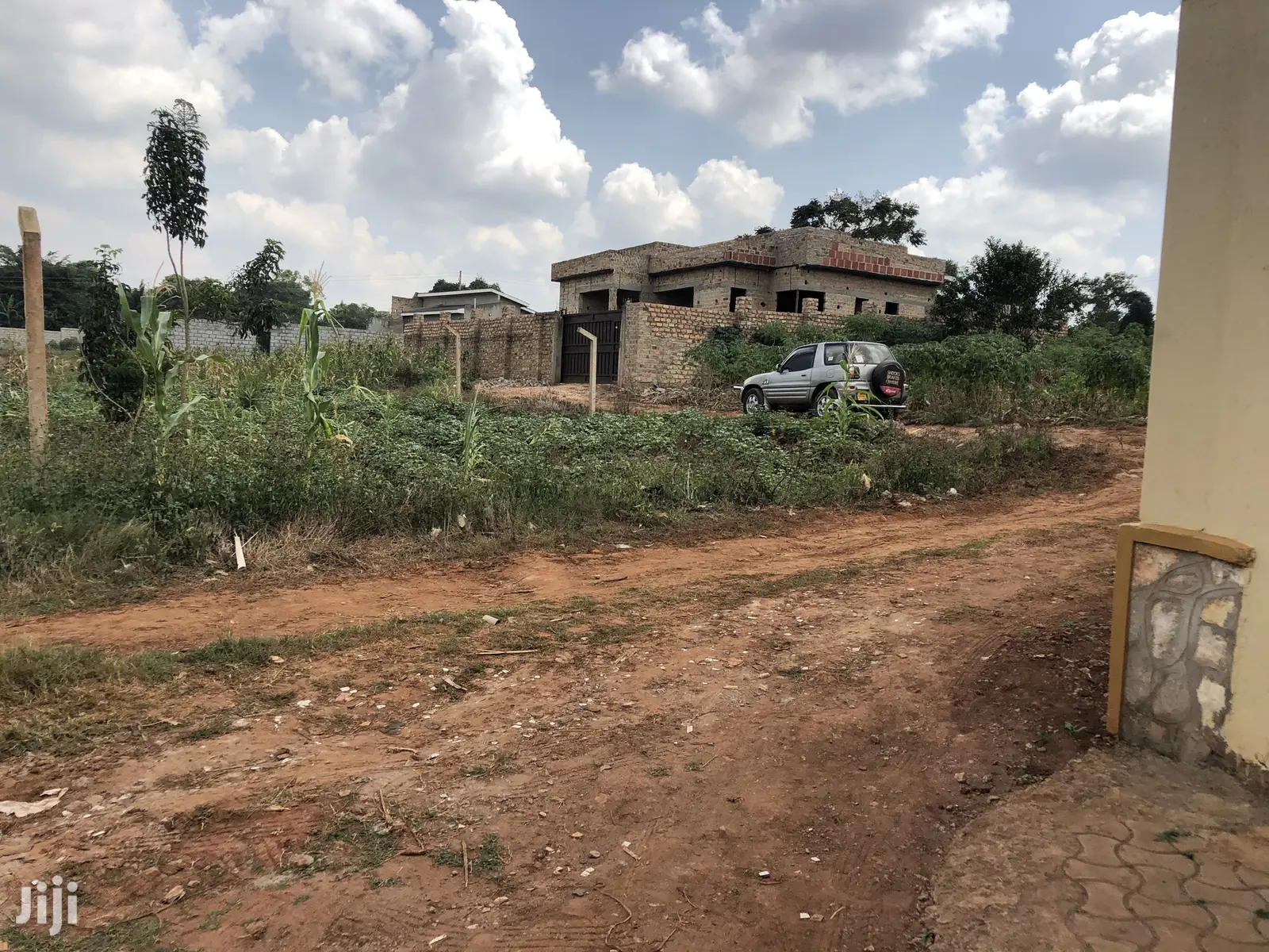 Nakwero Pretty Plot Near the Main Road for Sell in Kampala