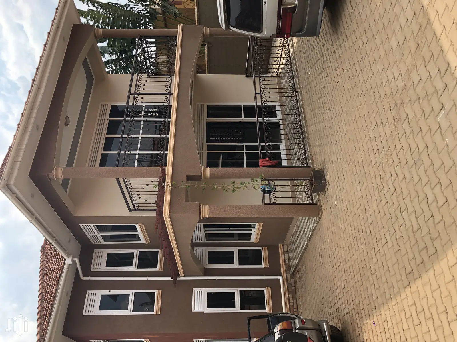 Castle In Naalya On Fast Sale in Kampala