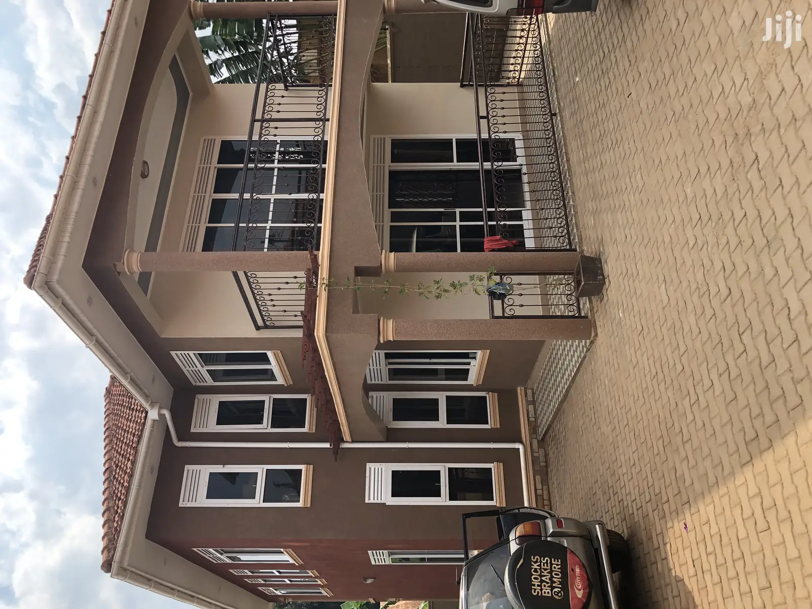 Castle In Naalya On Fast Sale in Kampala