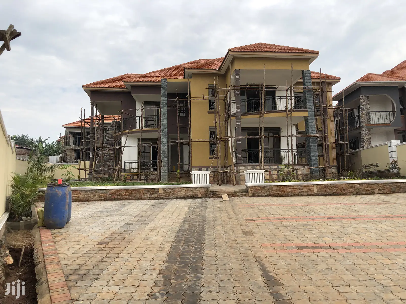 KIWATULE Mansion on Sell in Kampala